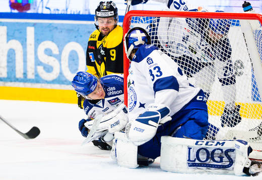 Leksands Anton Karlsson och målvakt Axel Brage