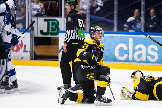 Västerås Jesper Cederberg  och målvakt Samuel Ersson