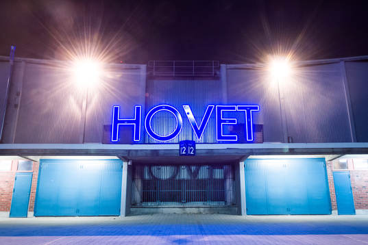 Exteriör av Hovet innan ishockeymatchen i