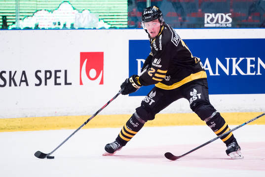 s Max Lindholm