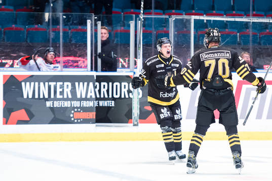 s Eric Castonguay jublar med Philip Broberg