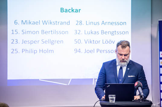 Tre Kronors förbundskapten Rikard Grönborg i en intervju