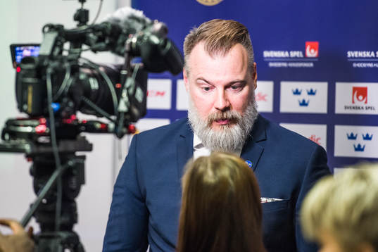 Tre Kronors förbundskapten Rikard Grönborg i en intervju