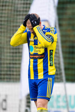 Eskilsminnes Emil Åberg deppar