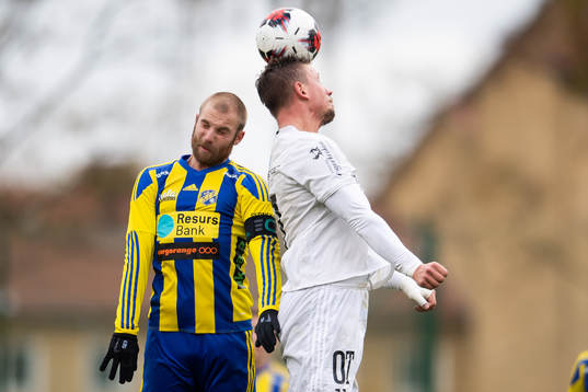 Eskilsminnes Emil Åberg i nickduell mot Oskarshamns Sonny