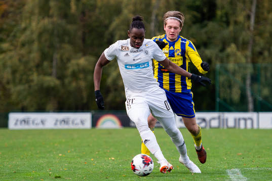 Eskilsminnes Jesper Lundborg jagar Oskarshamns Christopher