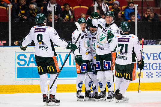 Färjestads Johan Ryno jublar