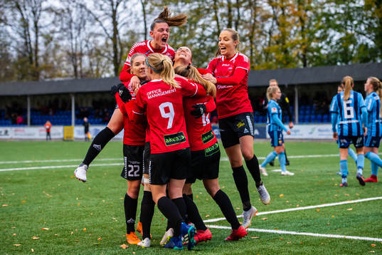 LB07s spelare jublar