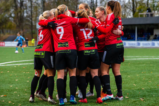 LB07s spelare jublar