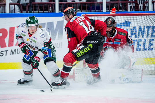 Frölundas Tim Söderlund mot Malmö Redhawks Carl-Johan