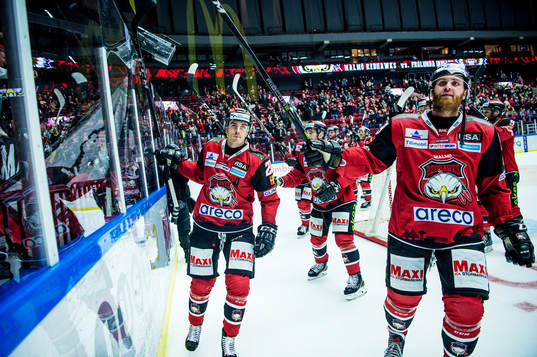 Malmö Redhawks Henrik Hetta och Anton Mylläri jublar med