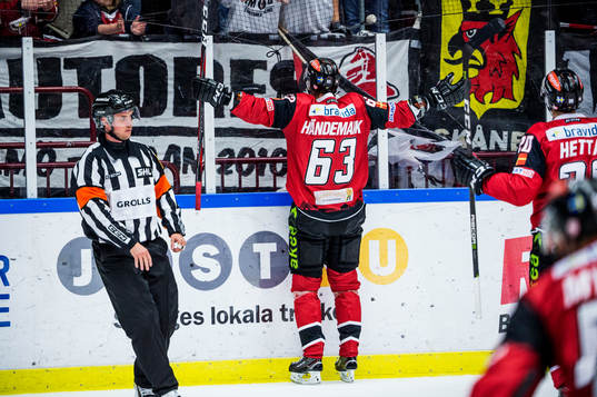 Malmö Redhawks Fredrik Händemark jublar