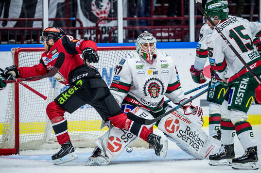 Frölundas målvakt Johan Gustafsson deppar