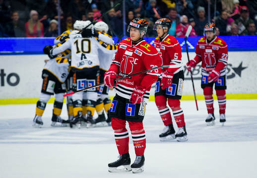 Skellefteås Jonathan Pudas gör 0-2 och jublar och