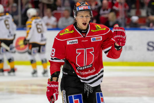 Örebros Rodrigo Abols jublar