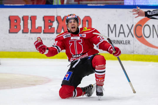  Örebros Jordan Boucher jublar