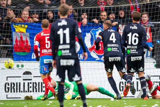 Helsingborgs Andreas Granqvist gör 1-2-målet