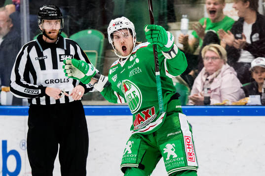Rögles Linus Sandin jublar