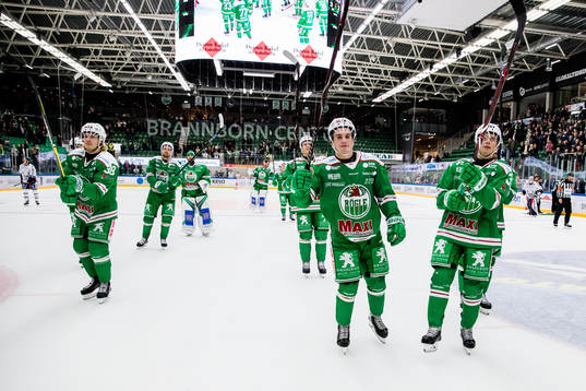 Rögles spelare jublar