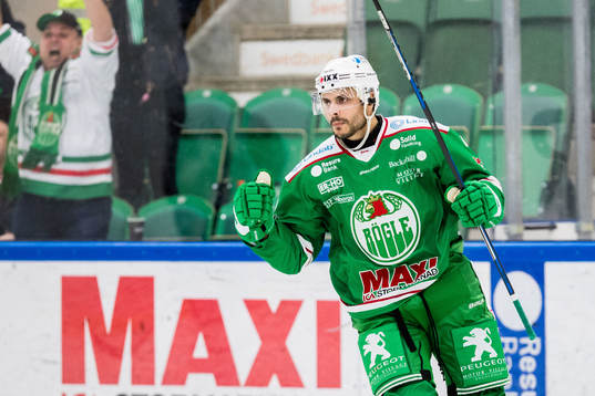 Rögles Daniel Widing jublar