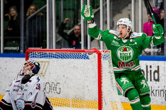 Linköpings målvakt Jacob Johansson deppar samtidigt som
