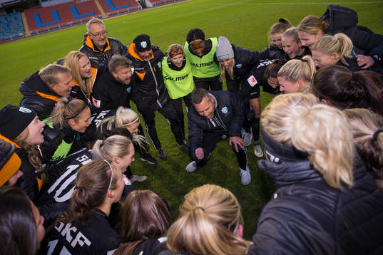 Göteborg samlade och lyssnar på tränare Marcus Lantz
