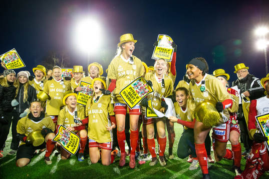 Piteås spelare firar SM-guld