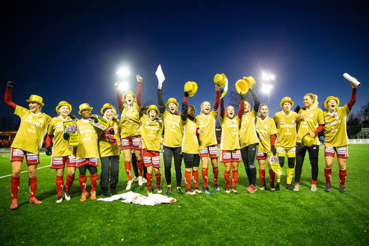 Piteås spelare firar SM-guld