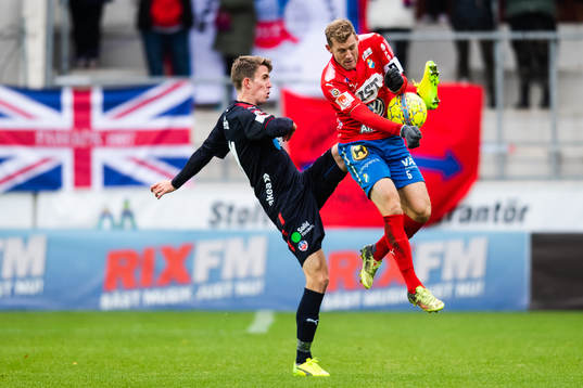 Helsingborgs Adam Eriksson och Östers Stefan Karlsson i