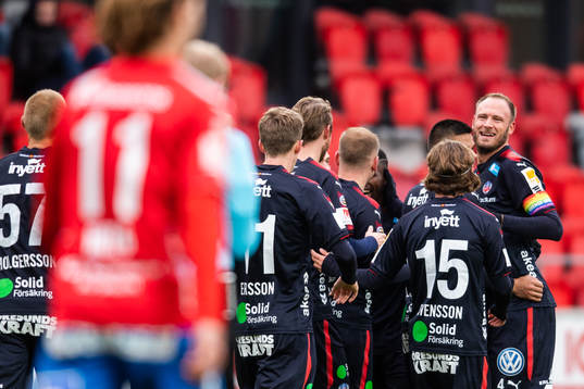 Helsingborgs Andreas Granqvist jublar med lagkamrater