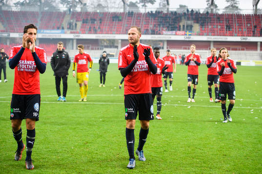 Helsingborgs Mikael Dahlberg och Andreas Granqvist tackar
