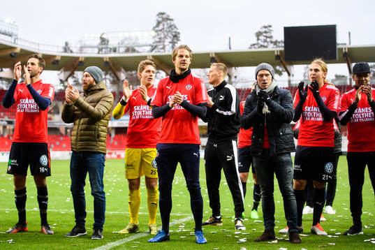 Helsingborgs spelare tackar publiken