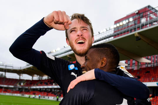 Helsingborgs Rasmus Jönsson jublar med Mohammed Abubakari
