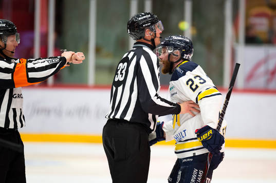 s Robin Figren blir utvisad