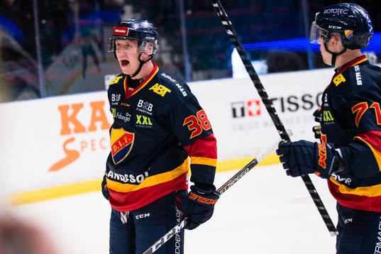 Djurgårdens Olle Alsing jublar