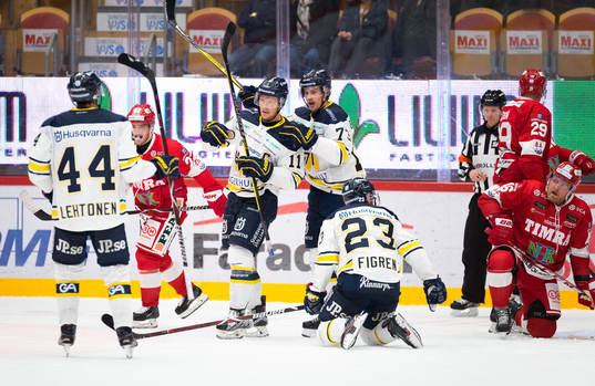 s Simon Önerud jublar