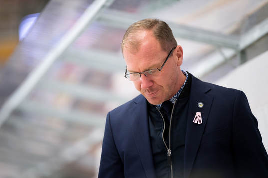 s tränare Johan Lindbom