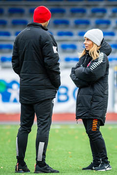 LB07s tränare Ola Tidman och läkare Irina Tasevska
