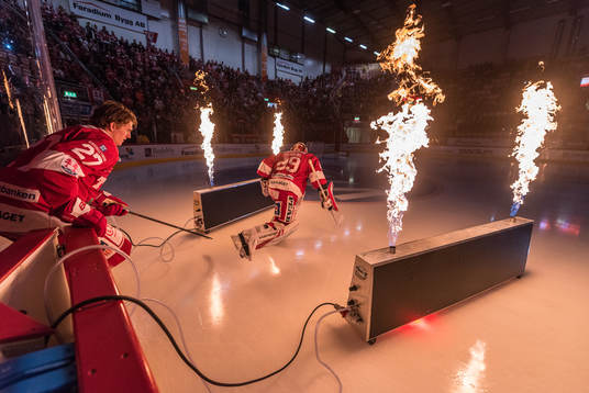 Timrås målvakt Niklas Svedberg och Johannes Kinnvall gör