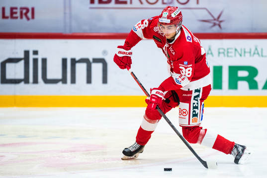Timrås Jacob Olofsson skjuter