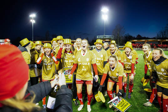 Piteås spelare firar SM-guld