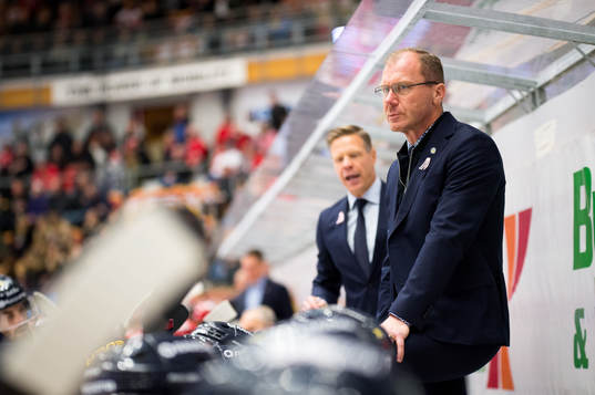 s tränare Johan Lindbom