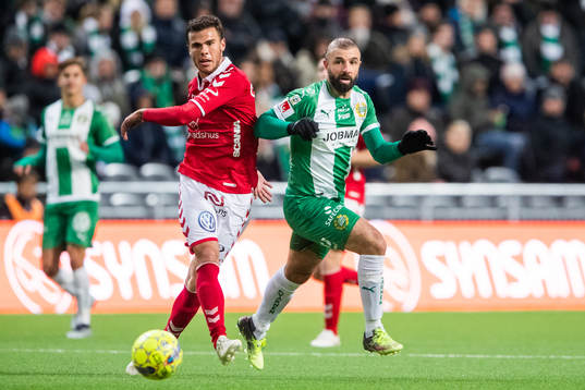 Kalmars Herman Hallberg och Hammarbys Kennedy Bakircioglu