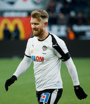 Örebros Michael Almebäck deppar