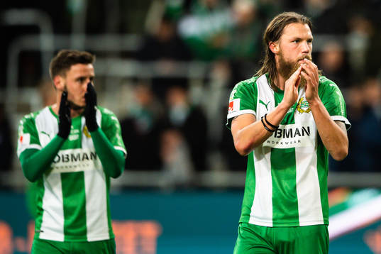 Hammarbys Björn Paulsen och Jeppe Andersen (t v) tackar