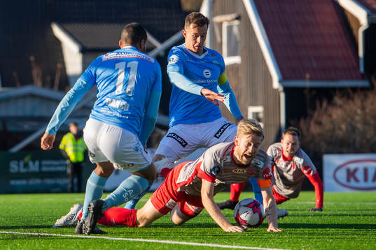 Niels Vorthoren of Sandnes Ulf and Kristian Jahr of