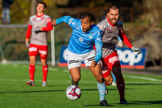 Erixon Danso of Sandnes Ulf and Mustapha Achrifi of