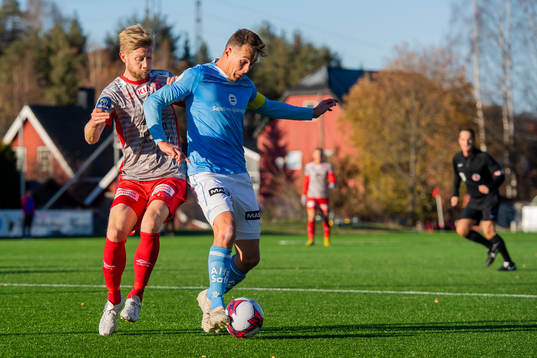 Kristian Jahr of Strømmen and Niels Vorthoren of Sandnes