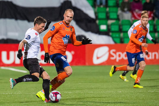 Bjørn Helge Riise of Sogndal and Aron Elís Thrándarson