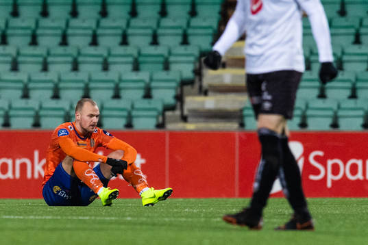Aron Elís Thrándarson of Aalesund looks dejected